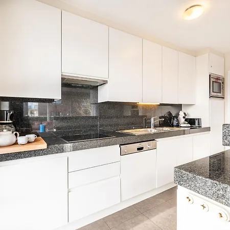 Parnasse With A Location Appartamento Koksijde